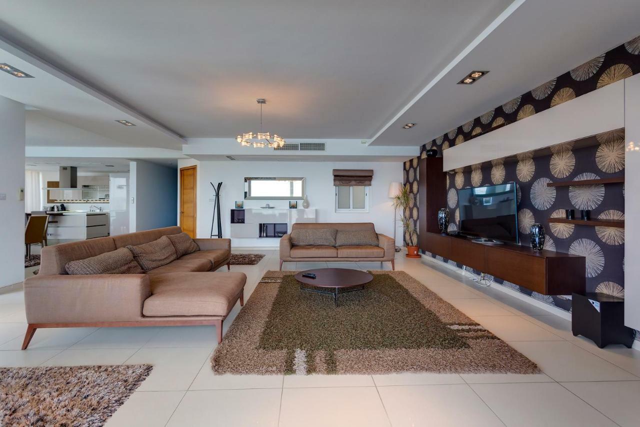 Contemporary, Luxury Apartment With Valletta And Harbour Views Sliema Buitenkant foto