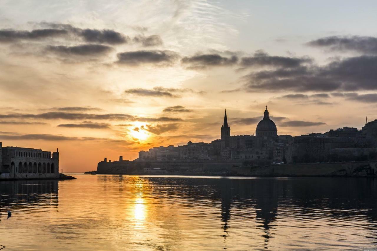 Contemporary, Luxury Apartment With Valletta And Harbour Views Sliema Buitenkant foto