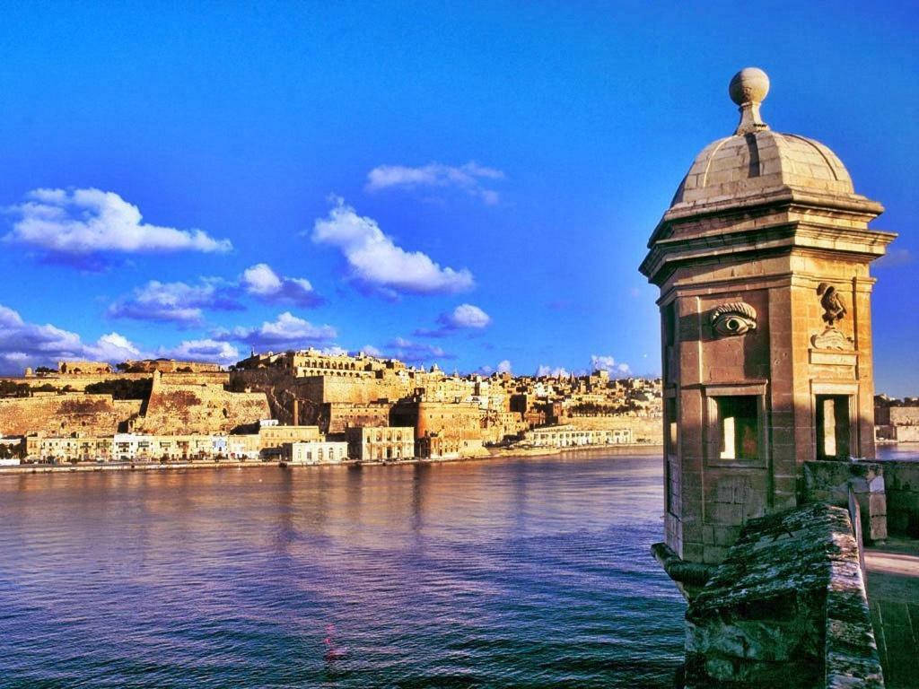 Contemporary, Luxury Apartment With Valletta And Harbour Views Sliema Buitenkant foto